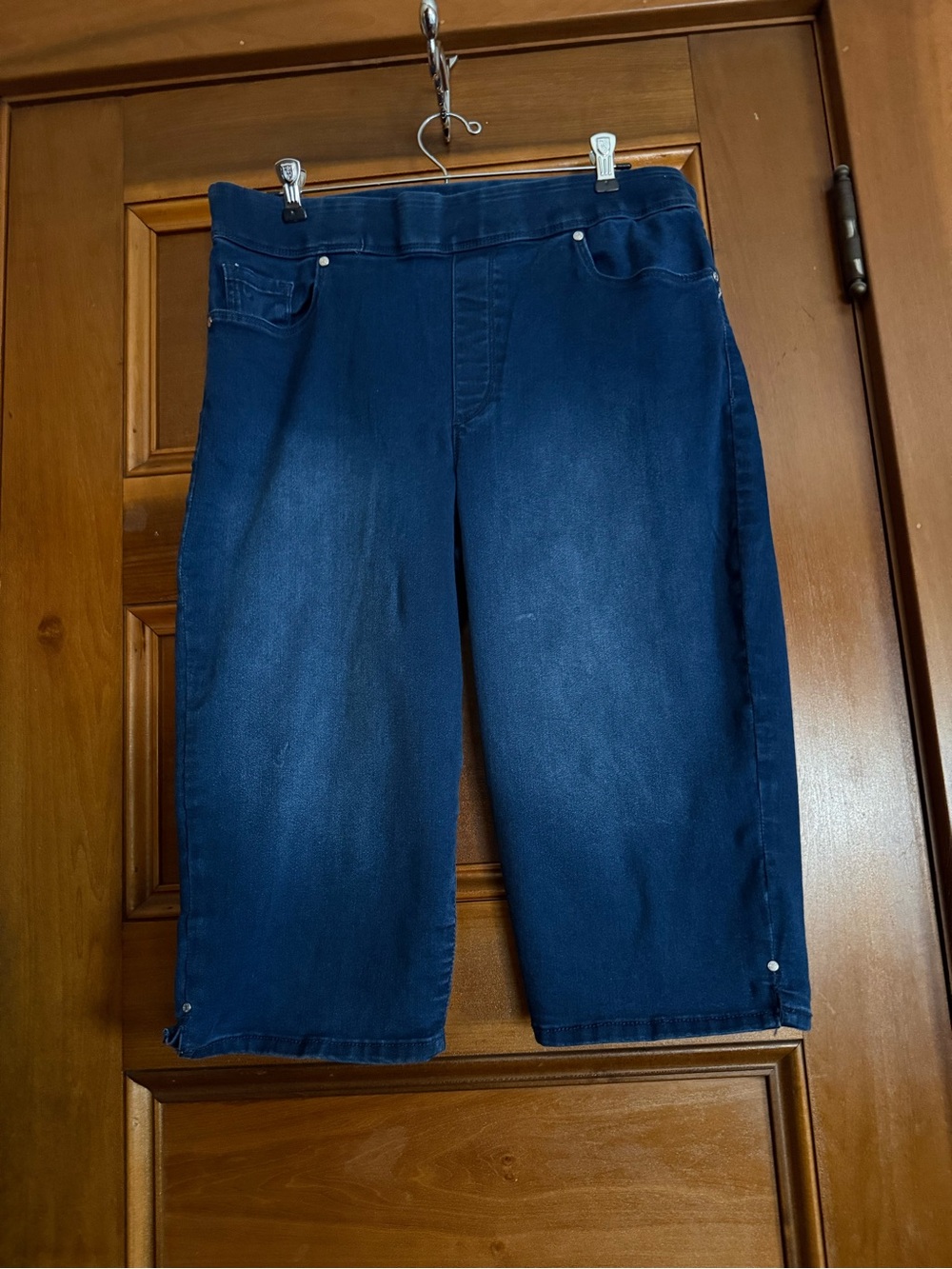 Gloria Vanderbilt crop jeans